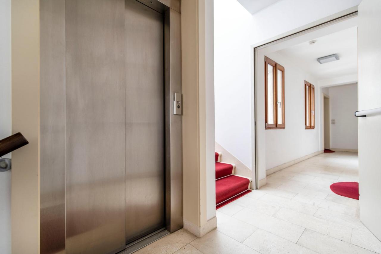 Friari Suite-Luxury Apt. Close To Rialto Bridge Венеция Екстериор снимка