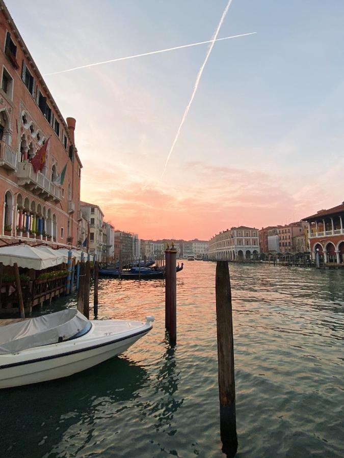 Friari Suite-Luxury Apt. Close To Rialto Bridge Венеция Екстериор снимка