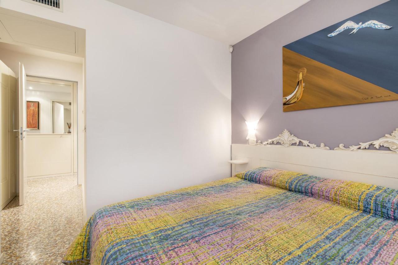 Friari Suite-Luxury Apt. Close To Rialto Bridge Венеция Екстериор снимка